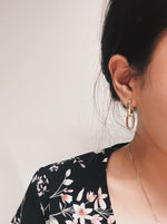 Load image into Gallery viewer, Ango Earrings
