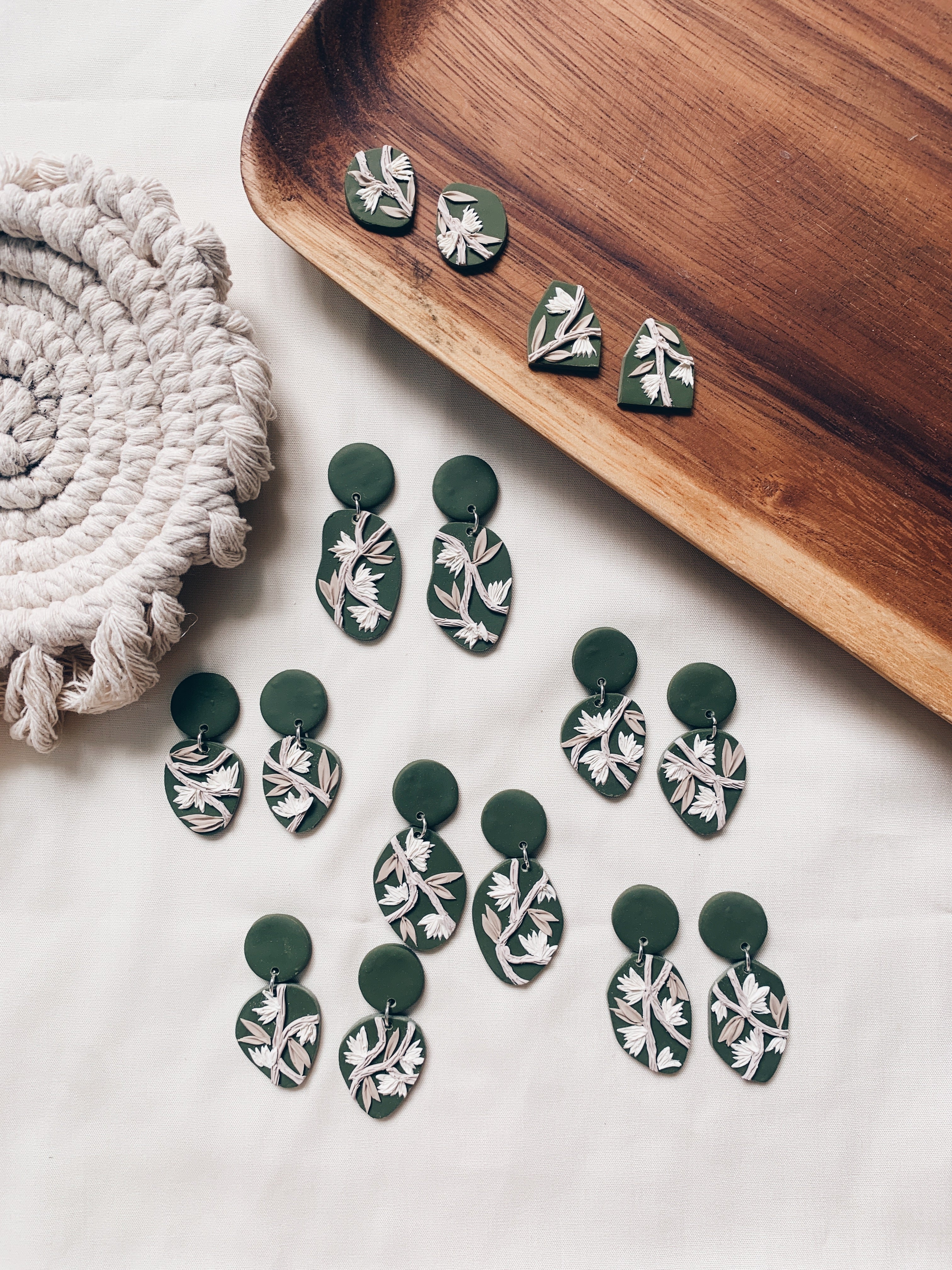 White Chrysanthemum (Army) - Earth